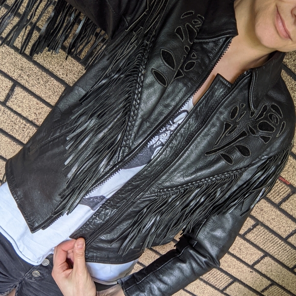 ✨SOLD✨Vintage Rose Fringe Leather Black Moto - Picture 12 of 12